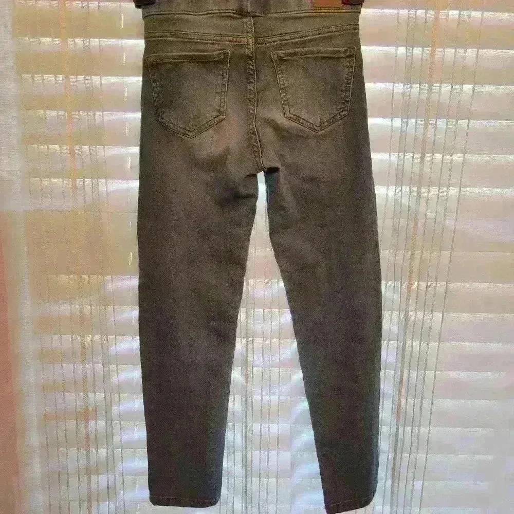 EUC girl's denim jeans, Celebrity Pink, size 8, $12 - Picture 3 of 3